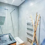 Grand Avec Piscine Apartamento